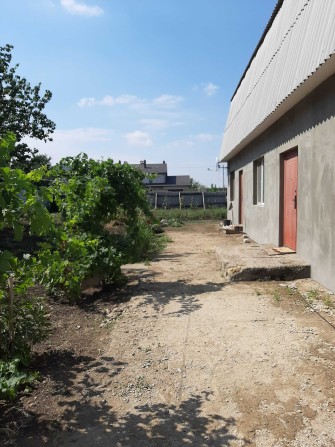 Продам дом на 2 входа  под чистовую отделку  село Нерубайское 10 соток - фото 1