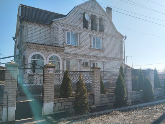 Продам будинок в селищі Борщі Подільського району з ремонтом і меблями Подольск