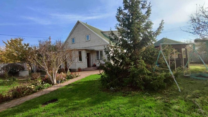 Продам будинок в центрі Кароліно-Бугазу - фото 1