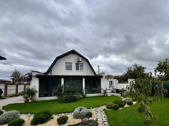 Сучасний будинок в пгт Таирове Таирово