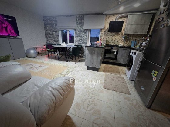 У продажу будинок у передмісті Чорноморська! Молодіжне