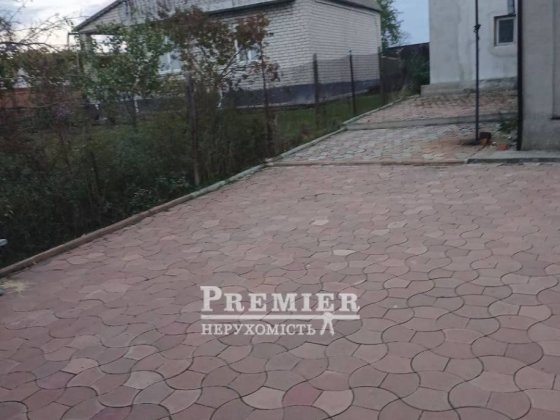 Будинок 105 м² у центрі Прилиманського, 8 соток, відмінне розташування Прилиманське