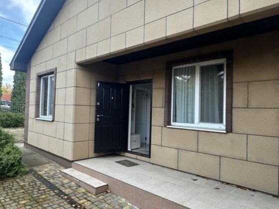 Продам дом с ремонтом, мебелью и гостевым домиком у моря Санжійка