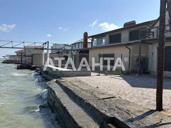 Дача зимнего типа в первой линии от лимана Затока