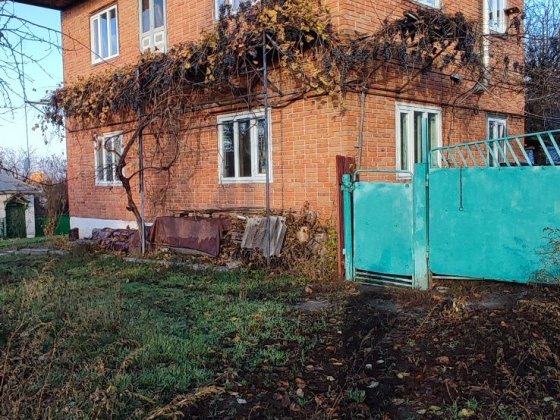 Продам будинок з ділянкою — сад, огород.  Власна свердловина. Кобеляки