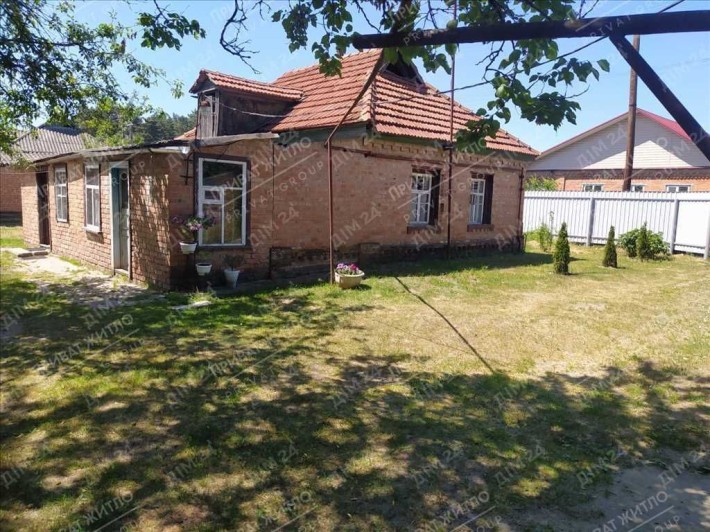 Окремий будинок з власним ставком. - фото 1