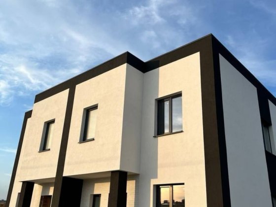 Чудовий 3К котедж, з ідеальним розташуванням! Обарів