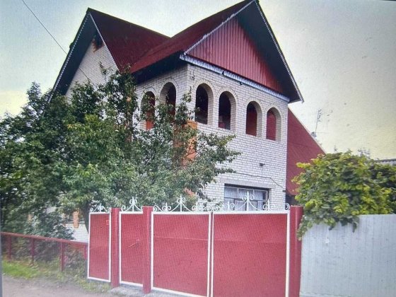 Продам двоповерховий будинок із затишним місцем для відпочинку, банею Путивль