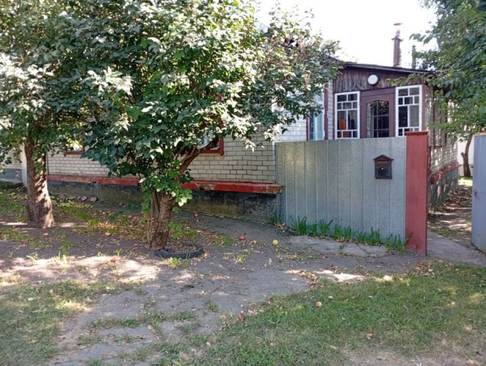 Продам будинок в центрі - фото 1