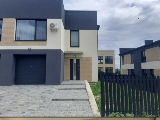 Продається котедж в с. Байківці Байківці