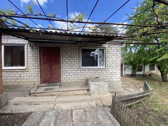 Силікатний будинок на богополі неподалік пологового Первомайск