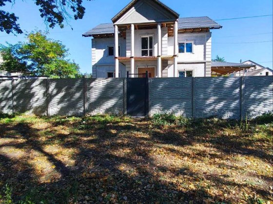 Продам будинок у ближньому передмісті Харкова. Мала Данилівка