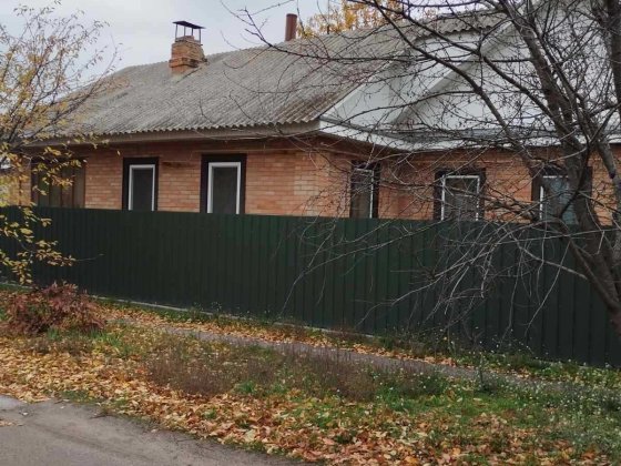 Частина 0.5 будинку Червона Слобода. 9 сот, всі вигоди Красная Слобода