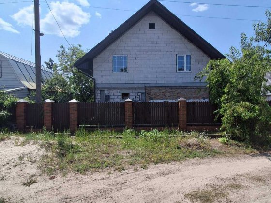 Терміновий продаж дачі в мальовничому місці , біля річки. Лозивок