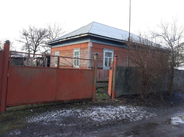 Дом в центре Мены с большим, хорошим участком - фото 1