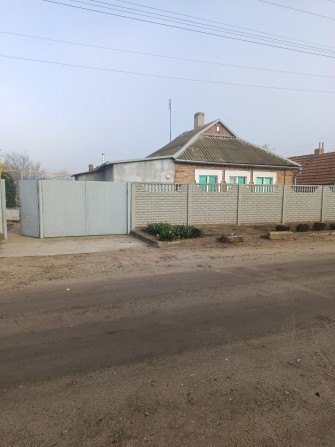 Продам будинок  смт.Комишуваха - фото 1