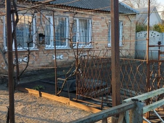 Добротний просторий будинок Покров