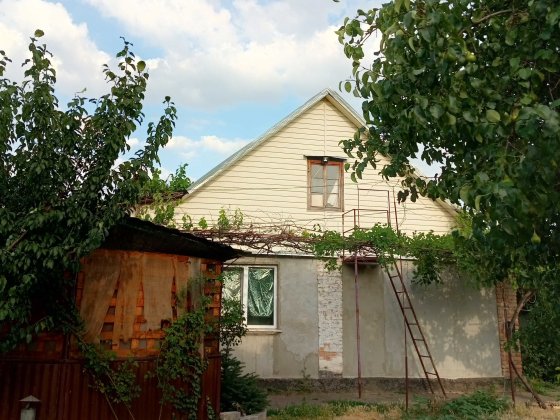 Продаж котеджу ( пів будинку ) Покров