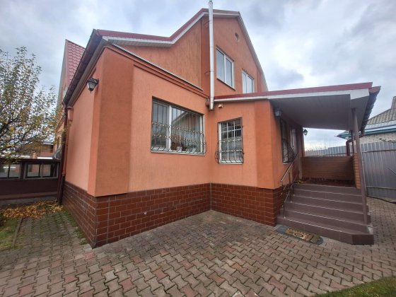 Будинок з ГАЗОМ , гаражем та госпбудівлями +10 соток центр Борисполя Бориспіль