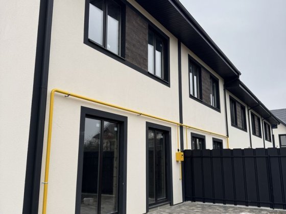 Таунхауси, поруч Парк, Розтермінування, Газ Буча