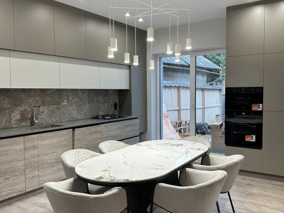 Будинок в самому цетрі Івано-Франківська Ивано-Франковск