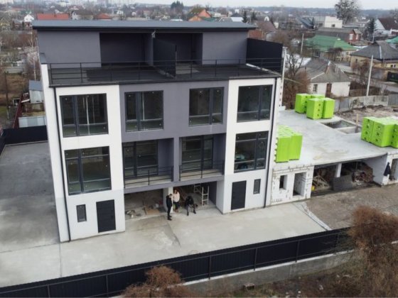 Продаж нових таунів , Бровари , можлива є-оселя Бровары