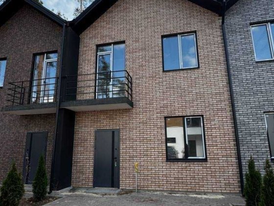 Продаж таунхаус є газ в затишній локації під сертифікат Буча