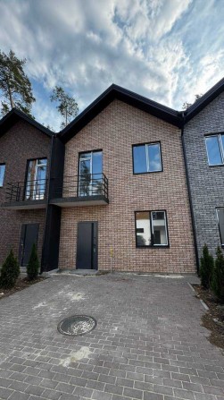 Продаж таунхаус є газ в затишній локації під сертифікат - фото 1