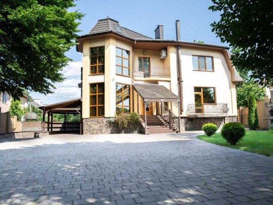 ЕКСКЛЮЗИВНИЙ особняк з РЕМОНТОМ! Навпроти Парку Шевченка! Ивано-Франковск