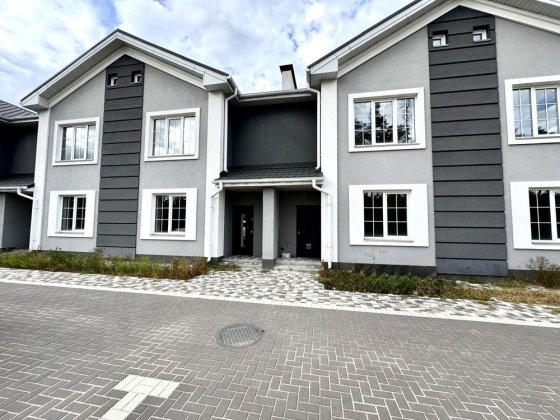 Таунхаус з частковим ремонтом в Лісовій Бучі. Мінімальні податки Буча