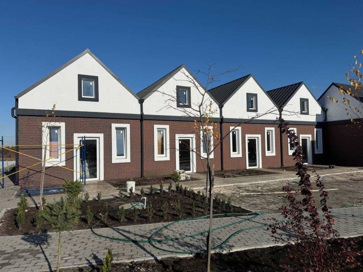 Готовий Таунхаус всього за 16000$ - фото 1