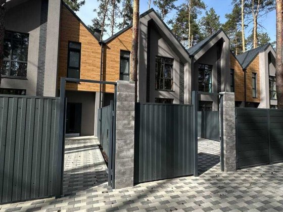 Таунхаус 110 м² у Бучі біля Бістро Пекаря з ділянкою та комунікаціями Буча