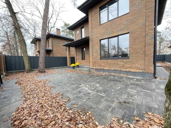 Сучасний енергоефективний будинок у центральній частині Ірпеня Ирпень