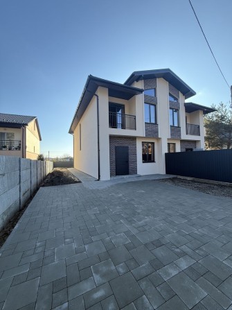 Сучасний дуплекс біля садочку 125 м² 3.5 сотки з усіма комунікаціями - фото 1