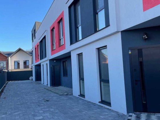 Таунхаус з мансардою Буча