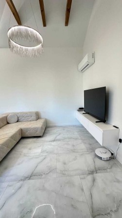 Розкішний будинок з ремонтом в Ірпені в лісовій частині - фото 1