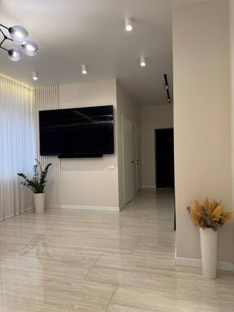 Центральні комунікації! Дуплекс з якісним ремонтом,меблями та технікою - фото 1