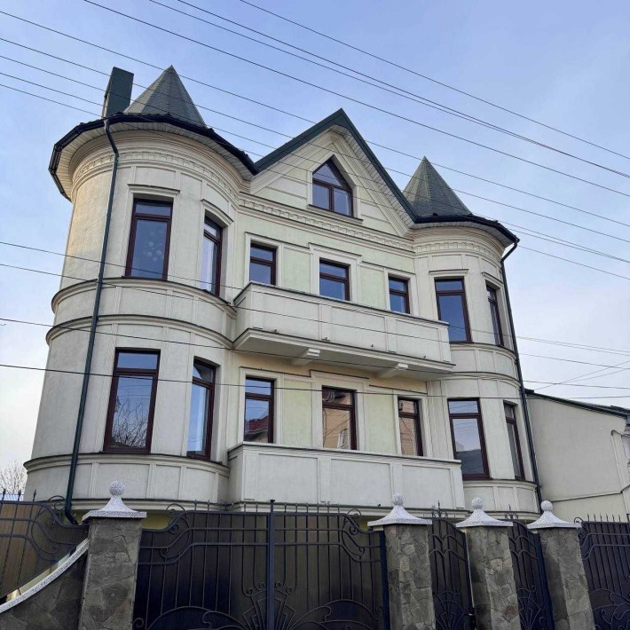 Продам 4-поверховий клубний будинок біля парку Шевченка - фото 1