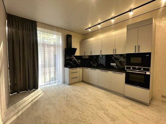 Таунхаус з сучасним НОВИМ ремонтом  у Бучі. Державні програми- ТАК! Буча