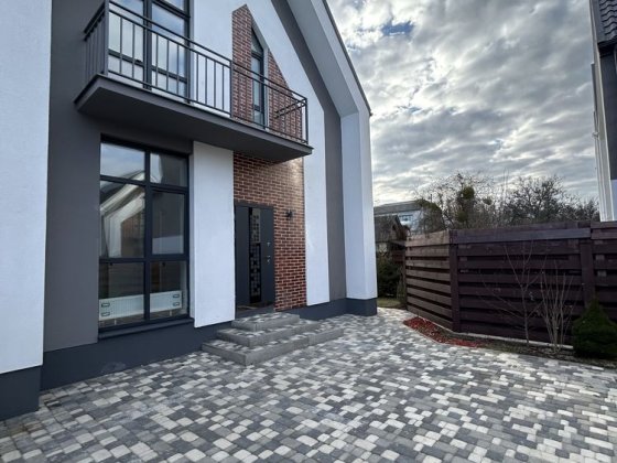 Будинок з ремонтом в м. Буча! Закрита територія Буча