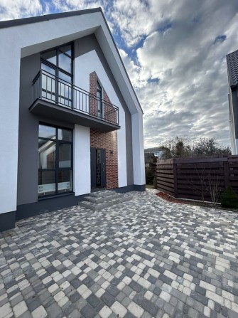 Будинок з ремонтом в м. Буча! Закрита територія - фото 1