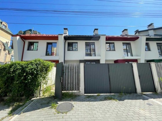 Таунхаус с центральными коммуникациями напротив ЖК Атриум!! Ирпень