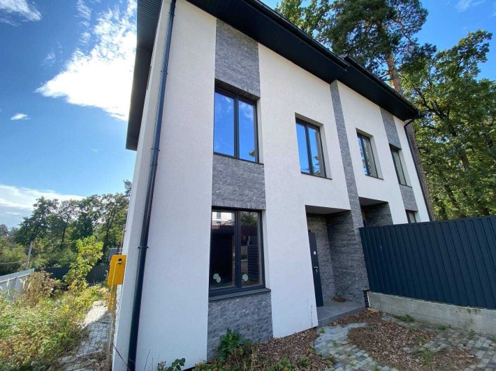 Дуплекс з центральними комунікаціями і великою ділянкою - фото 1