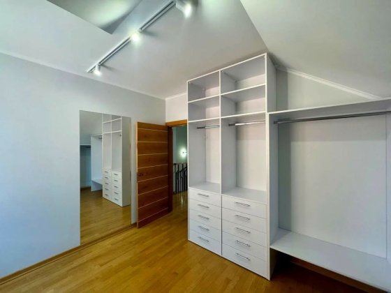 Дом в Ирпене /Ворзель/Буча/250м2/с подвалом/Дорогой Ремонт/Газ/Лес Ирпень