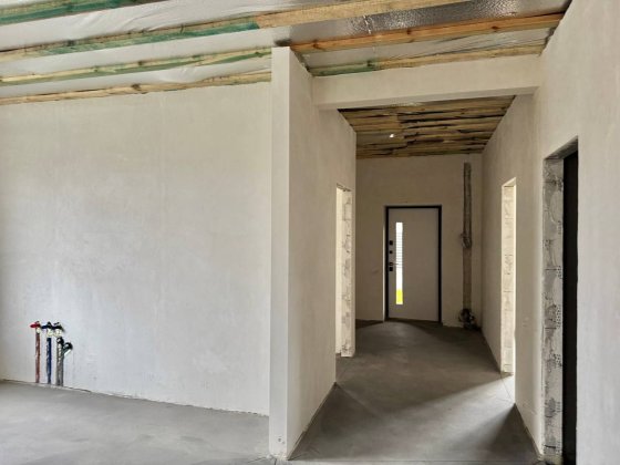 Будинок під чистову та автонавісом у Бучі Буча