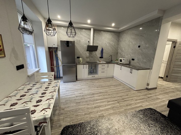 Таунхаус з ремонтом , індивідуальне газове опалення - фото 1