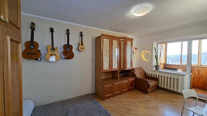 Продаж 1-к квартири вул. Ялтинська 15 - фото 1