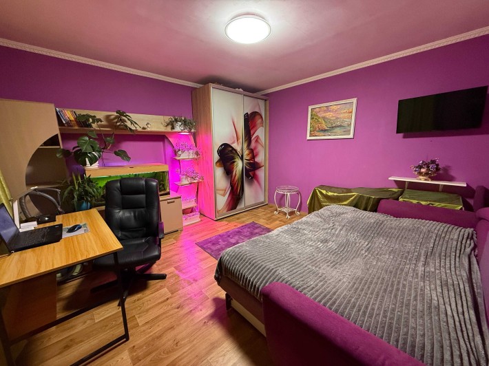 Затишний будинок поряд з озером в Бучі - фото 1