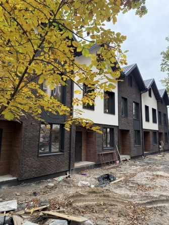 Продам таунхаус в Ірпені! Окремий двір! - фото 1