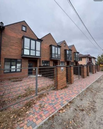 Таунхаус навпроти парка Незнайка в Ірпені - фото 1